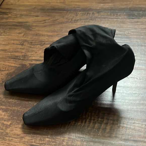 NWOT zara fitted high heels - Picture 2 of 4